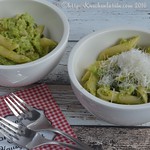 Penne with spicy broccoli sauce