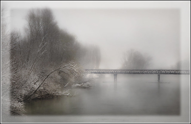 Paesaggi padani- nebbia sul fiume