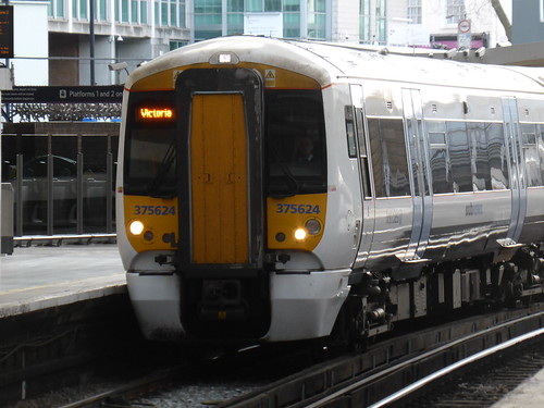 375624 Canterbury East and Ramsgate to Victoria 1P32 | by train_photos