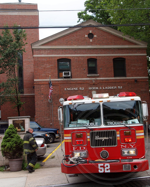 E052 FDNY Firehouse Engine 52 & Ladder 52, Riverdale, Bronx, New York City