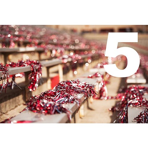 With #5days until @WSUGraduation, we’re celebrating our favorite colors - Crimson & Gray! #GoCougs #wsugrad2014
