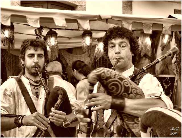 3245-Gaiteiros na Feira Medieval na Cidade Vella da Coruña.