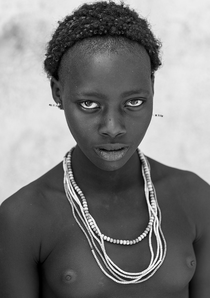 Topless Hamer Tribe Woman, Turmi, Omo Valley, Ethiopia.
