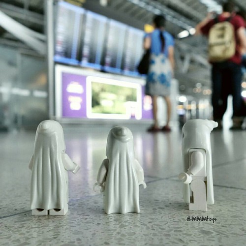 Life is like an #airport . It's where every hello and goodbye take place.  #legoart #lego #legophotography #brickunion #bricknetwork #bricks #brickify #bricksquad #lego365 #toyuniverse #toyslagram #toyslagram_lego #toycrewbuddies #toycrewbuddieslego #mini | by bangkokianwoo