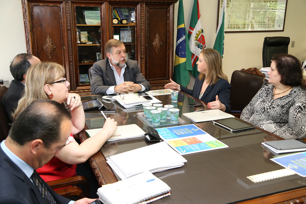 Em reunião com a Secretária de Administração e Previdência, Sra. Dinorah Botto Portugal Nogara e Assessores