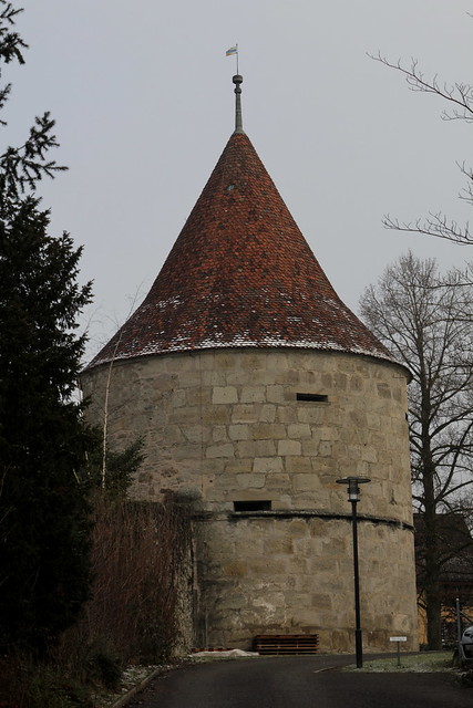 Huwilerturm Zug ( ZG - 445 m - Baujahr 15. Jahrhundert - Wehrturm Turm tower torre ) als einer der vier heute noch stehenden Türme der alten Stadtmauer - Stadtbefestigung der Altstadt - Stadt Zug im Kanton Zug  der Schweiz