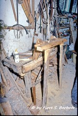 Ausonia (FR), 1981, L'artigiano costruttore di zampogne.