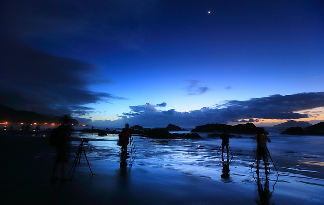 Chasing Blue~ Night  View @  Wai'ao, Toucheng Township 頭城，外澳 ~
