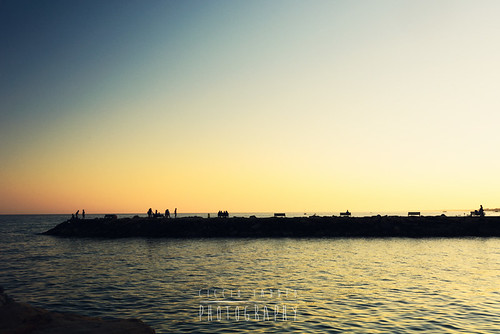 sunset people italy harbor dock nikon porto sicily sicilia castelvetrano d7100 marinelladiselinunte afsnikkor1024mm