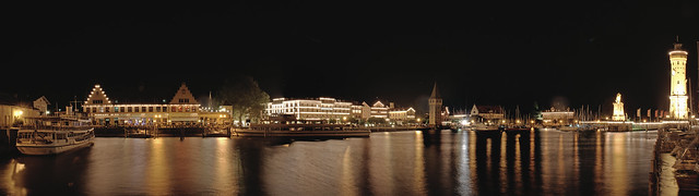 lindauer hafen bei nacht / lindau port at night