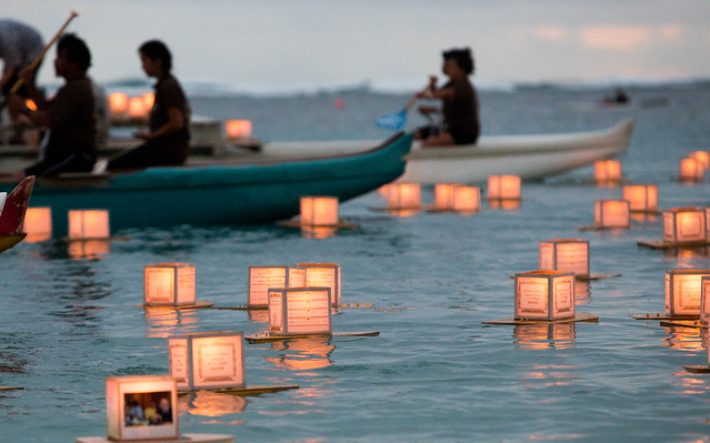Hawaii Lantern Floating Ceremony 2016