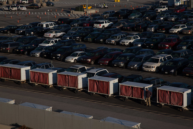 20120101luggage containers&parking lot2040.jpg