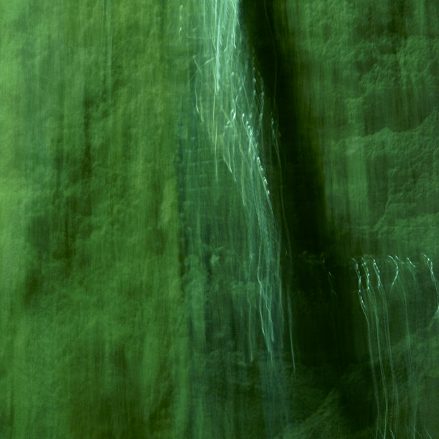 Brandelli di ricordi di una sera verde. Shreds of a green evening memories ( ipnagogic/allucinatory/waves/ambiguous shapes)