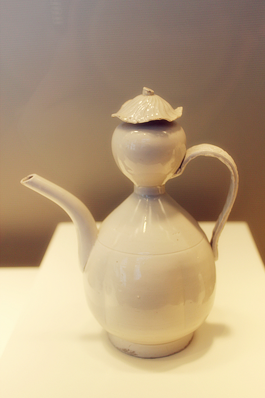北宋定窑白釉荷花盖葫芦执壶| 北宋，定窑。 | Yuan Ma | Flickr