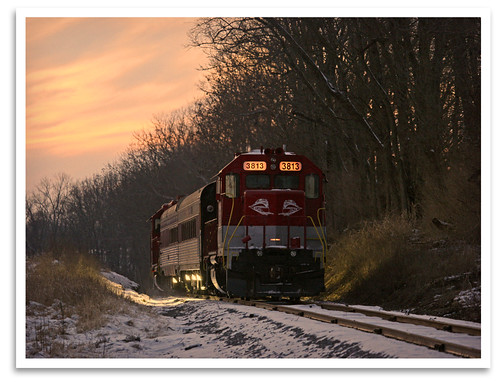 sunset train bluegrass locomotive emd gp38 dieselelectric centralkentucky rjcorman lexingtondinnertrain rjc3813