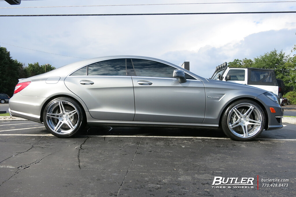 Mercedes CLS63 with 20in Niche Sportiva Wheels