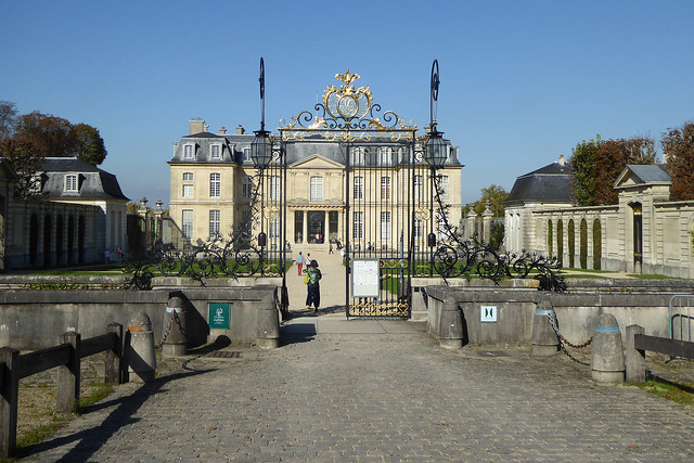 2014.10.19.02 CHAMPS-SUR-MARNE - Le Château