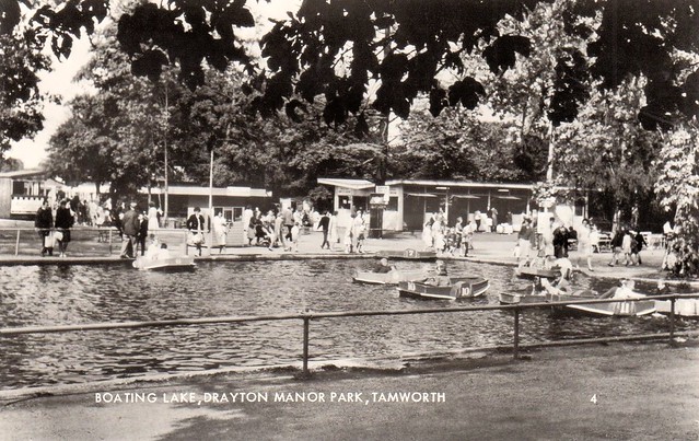 Drayton Manor Park, Boating Lake