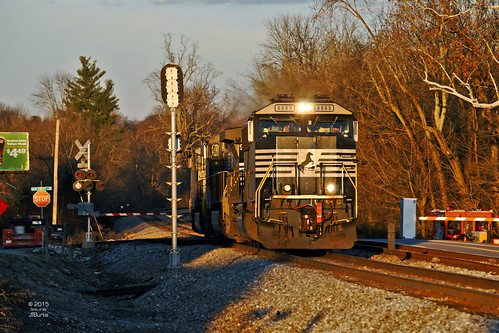 railroad locomotive signal norfolksouthern powelltn sd60e