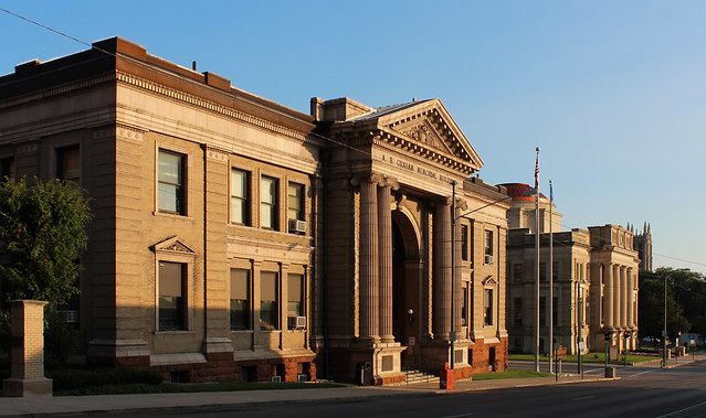 Graham Memorial & Clark County Courthouse