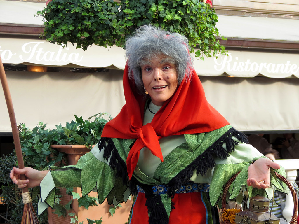 La Befana, Italy, EPCOT, meeko_