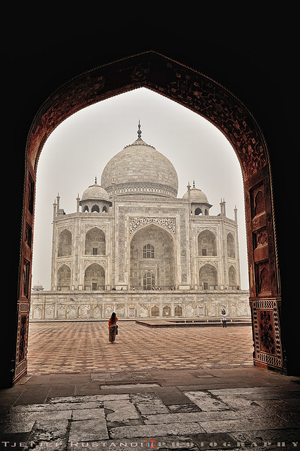 Taj Mahal from Masjid's gate