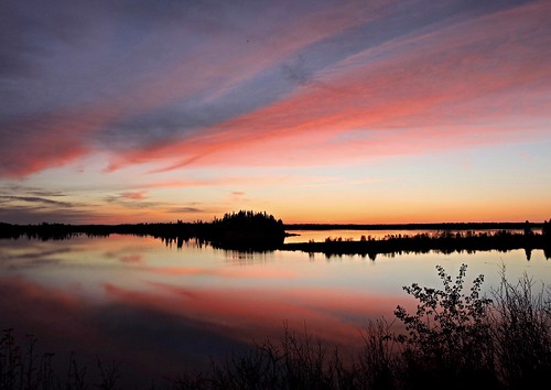 nature sunset astotinlake elkislandnationalpark reflection wasser water fall