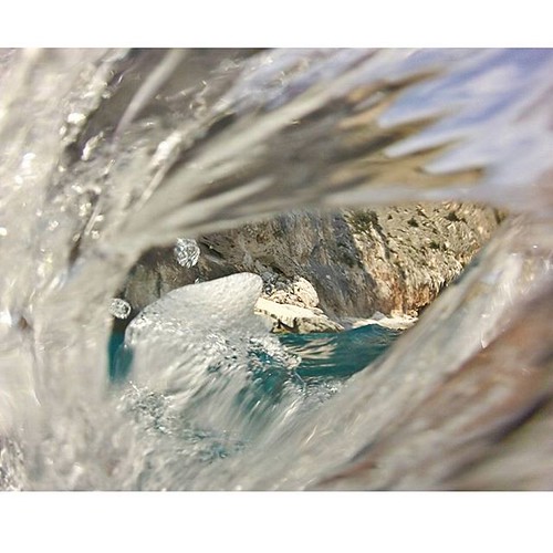 Sulla cresta dell onda 🌊 ~ Piscine di Venere ~ #baunei #sardegna #ogliastra #lanuovasardegna #visitsardinia #gopro #jj #instagramhub #iphoneographer #earlybird #iphoneasia #earlybirdlove #iphoneography #instagrammers #iphoneonly #iphoneartists #inst | by loveislandinfo