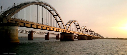railways trains havelockbridge rajamahendravaram river archbirdge godavari superfast
