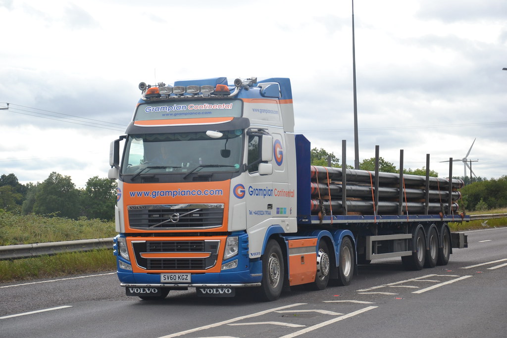 SV60 KGZ VOLVO FH16 of GRAMPIAN CONTINENTAL , A63 Eastbound @ SOUTH CAVE heading for Hull Docks , Thursday 11th AUGUST 2016