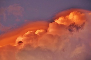 0U1A7995 Thunderstorm clouds at sunset, closeup