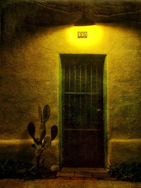 En el Barrio Viejo, la noche, Tucson...