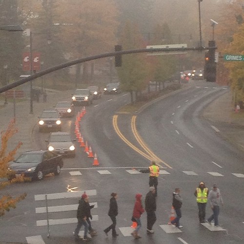 People, traffic & a bit of rain & fog! It's Cougar Football Saturday! #wsu #gocougs #beatusc