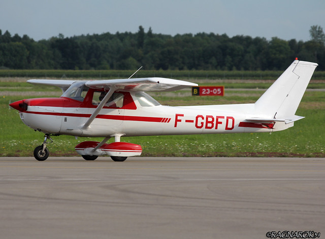 Cessna150M_Private_F-GBFD