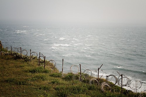 penghu islands taiwan ocean ozean pacific strait barbed wire asia insel meer stacheldraht borders china grenze grenzen free freedom 台灣 travel