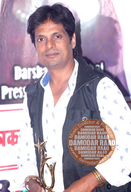 Damodar Raao & Awdhesh Mishra -  Darshanik mumbai press media award 2015 best music director damodar raao - kalyanji jana mumbai