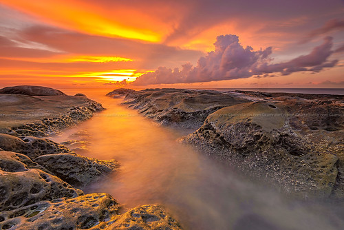 sky cloud waves dusk redsky sabah rockybeach sunsetsunrise tipofborneo tanjungsimpangmengayau