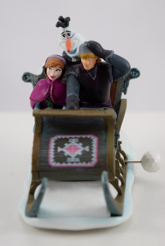 DISNEY STORE EXCLUSIVE FROZEN ANNA OLAF KRISTOFF Wind-up Sleigh WITH SOUNDS NWT