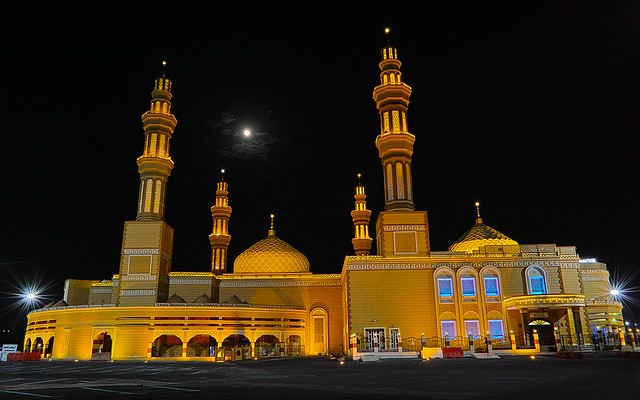 A mosque in Kuwait at night