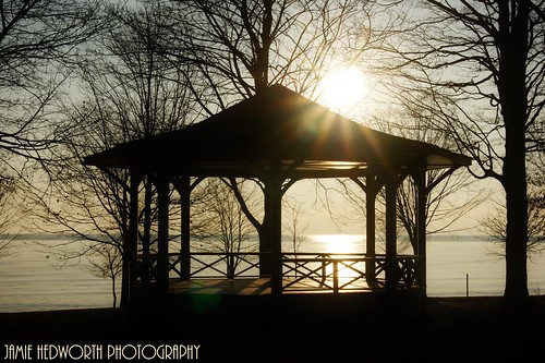 ontario canada sunrise sunburst lakeontario oakville jamiehedworthphotography