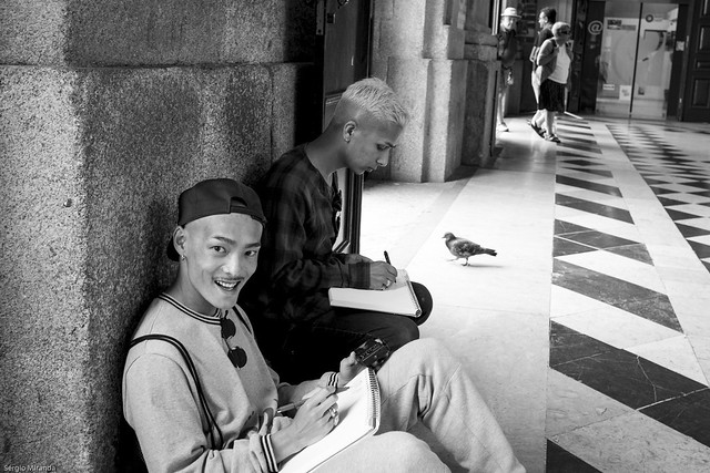 Two artists, a pigeon and some tourists...