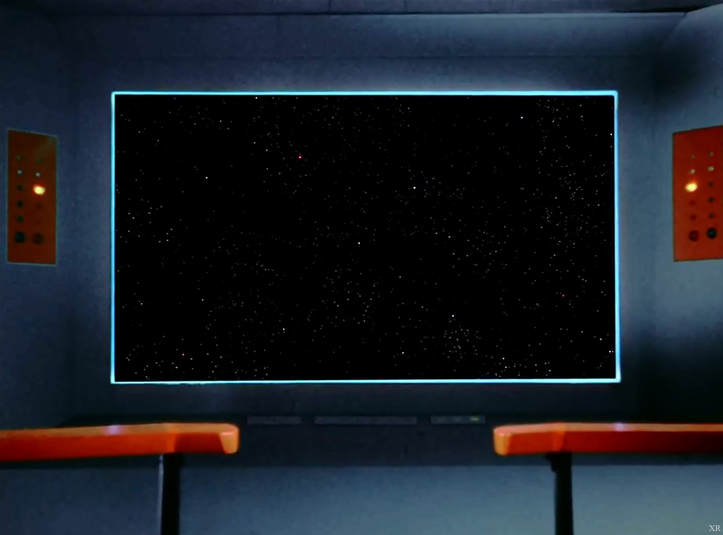 Экран был всего 5. Монитор в темноте. Космический экран. Космический дисплей. Монитор космического корабля.