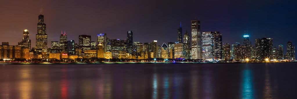 Chicago Skyline at Dusk | 8-photo panoramic image of the Chi… | Flickr