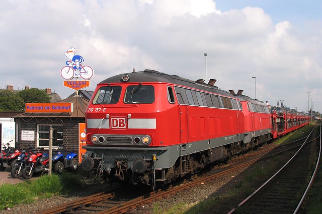 218 157-6 en 218 184-0 te Westerland (Sylt) op 23-6-2007