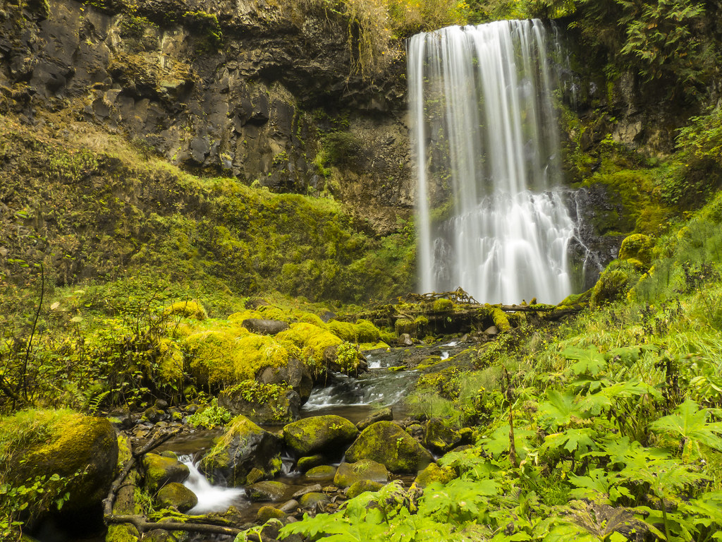 Upper Bridal Veil Falls Oregon This Last Summer I Was Wor Flickr