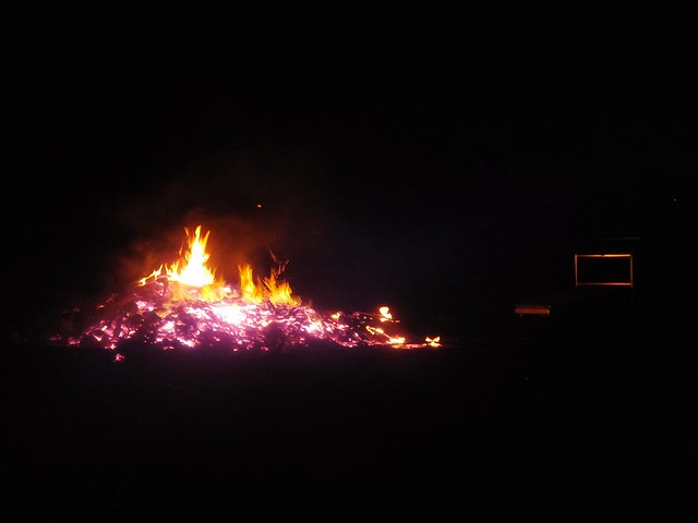 B and Q bonfire 31-10-2014