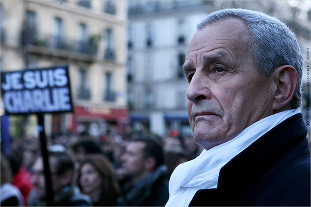 ...Charlie Hebdo ✔  Rassemblement de Solidarité IMG150111_071©2015 | Fichier Flickr 700x467Px Fichier d'impression 5610x3740Px-300dpi