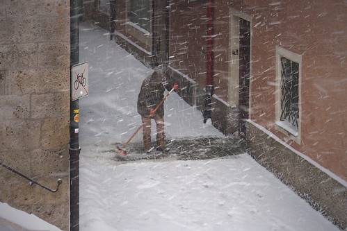 street winter snow bavaria person 1025favs snowshoveling badreichenhall blinkagain