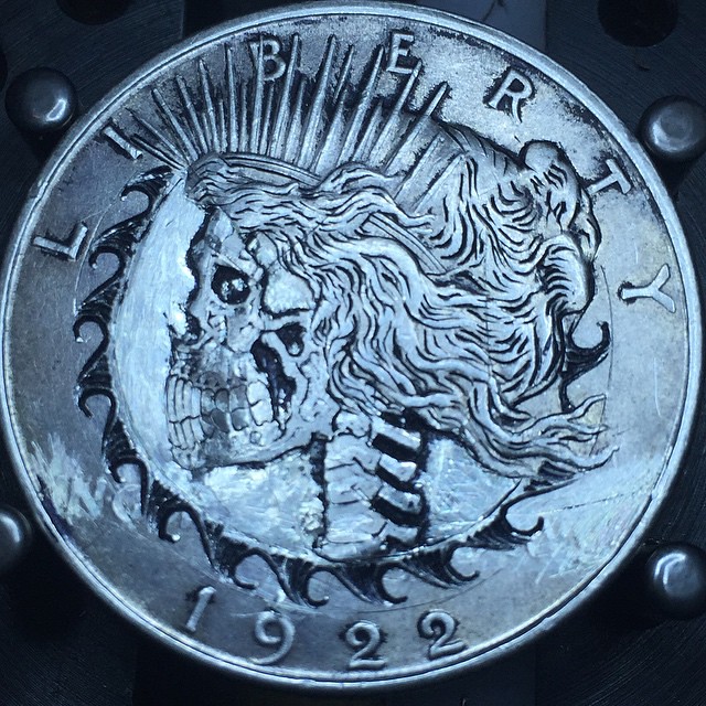 Another carver was suggested I whip out some silver dollars. So here is a 1922 Peace Dollar. I am now accepting commissions. #hobonickel #customwork #coincollection #coin #peace #peacedollar #uscurrency #merica #skullcoin #skullwork #seattleart #seahawks