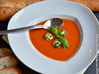 ©Tomatensuppe mit Mozzarellaklößchen